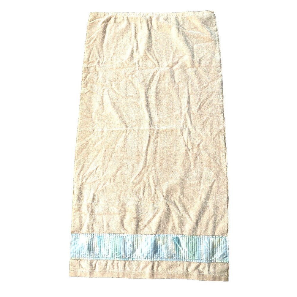 Avanti Vintage Bath Towel 1978 Pink Towel 24 X 46 in Good Condition Made In USA